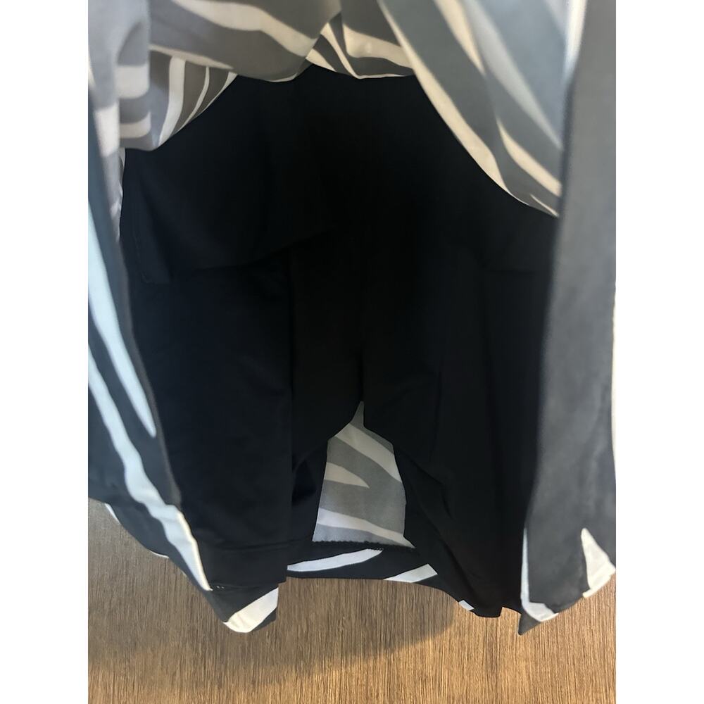 Tail Activewear Black & White Zebra Darby 18” Skort Size XL Golf Pickleball - Picture 4 of 9